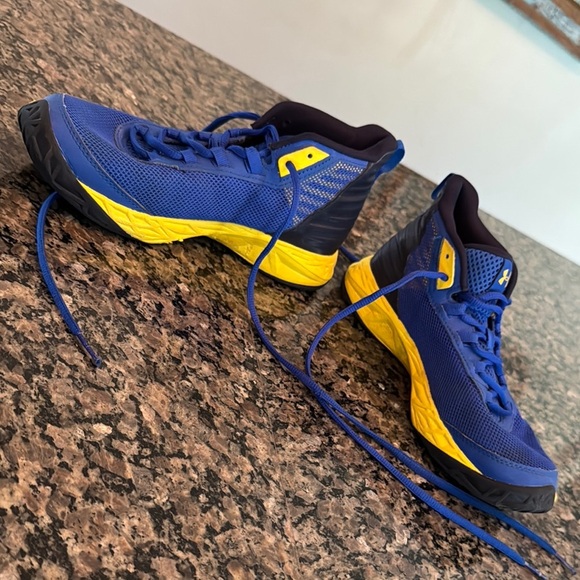 Under Armour boys Blue and Yellow Sneakers EUC 6Y - Picture 5 of 15